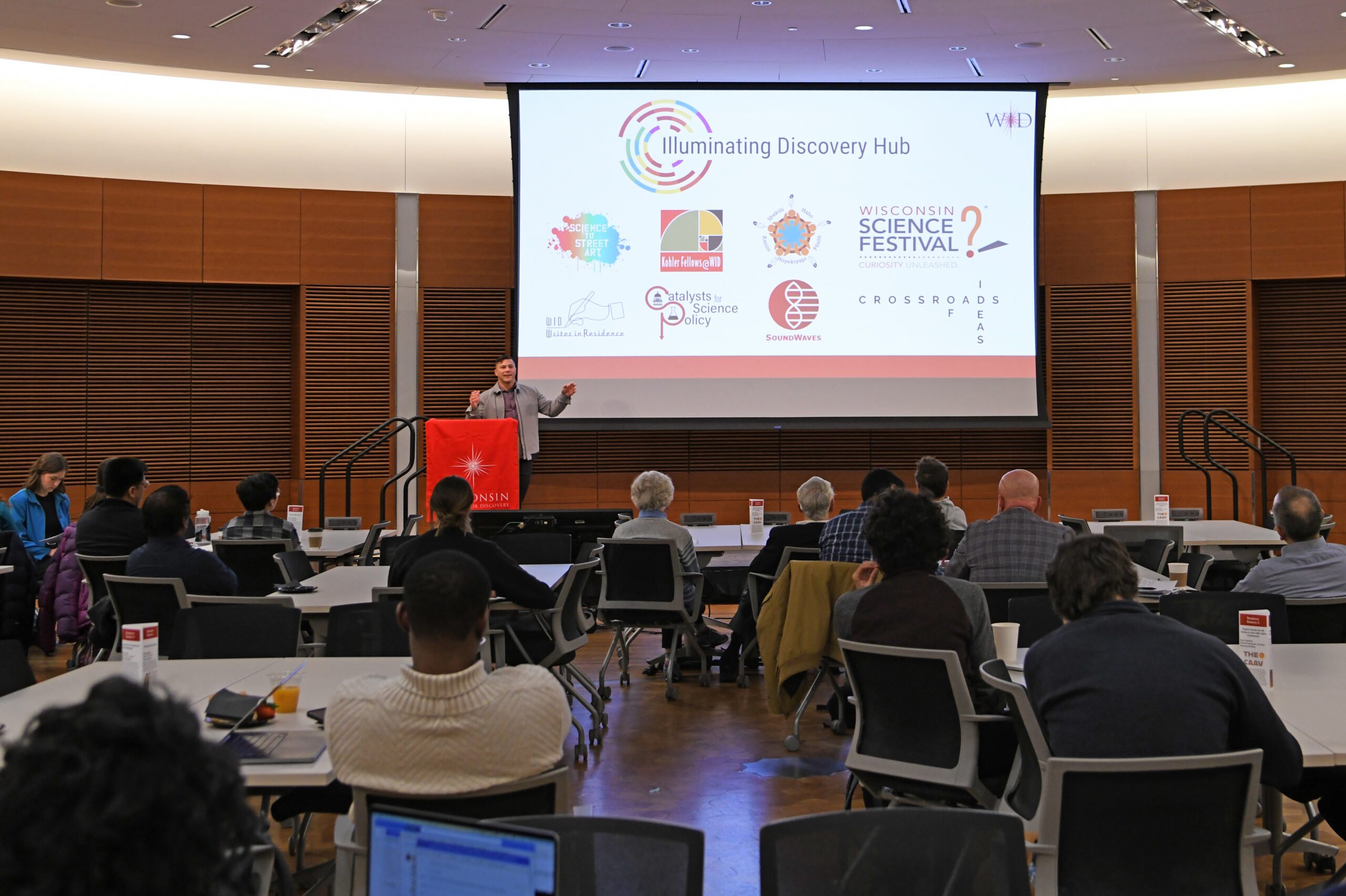 Speaker in the De luca forum